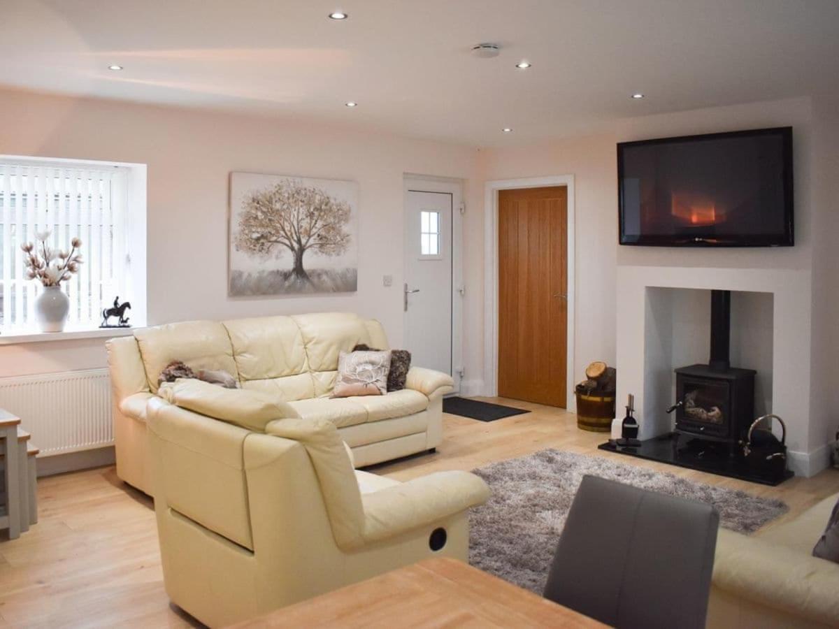 Rose Cottage Captivating 1-Bed Cottage In Bangor ภายนอก รูปภาพ